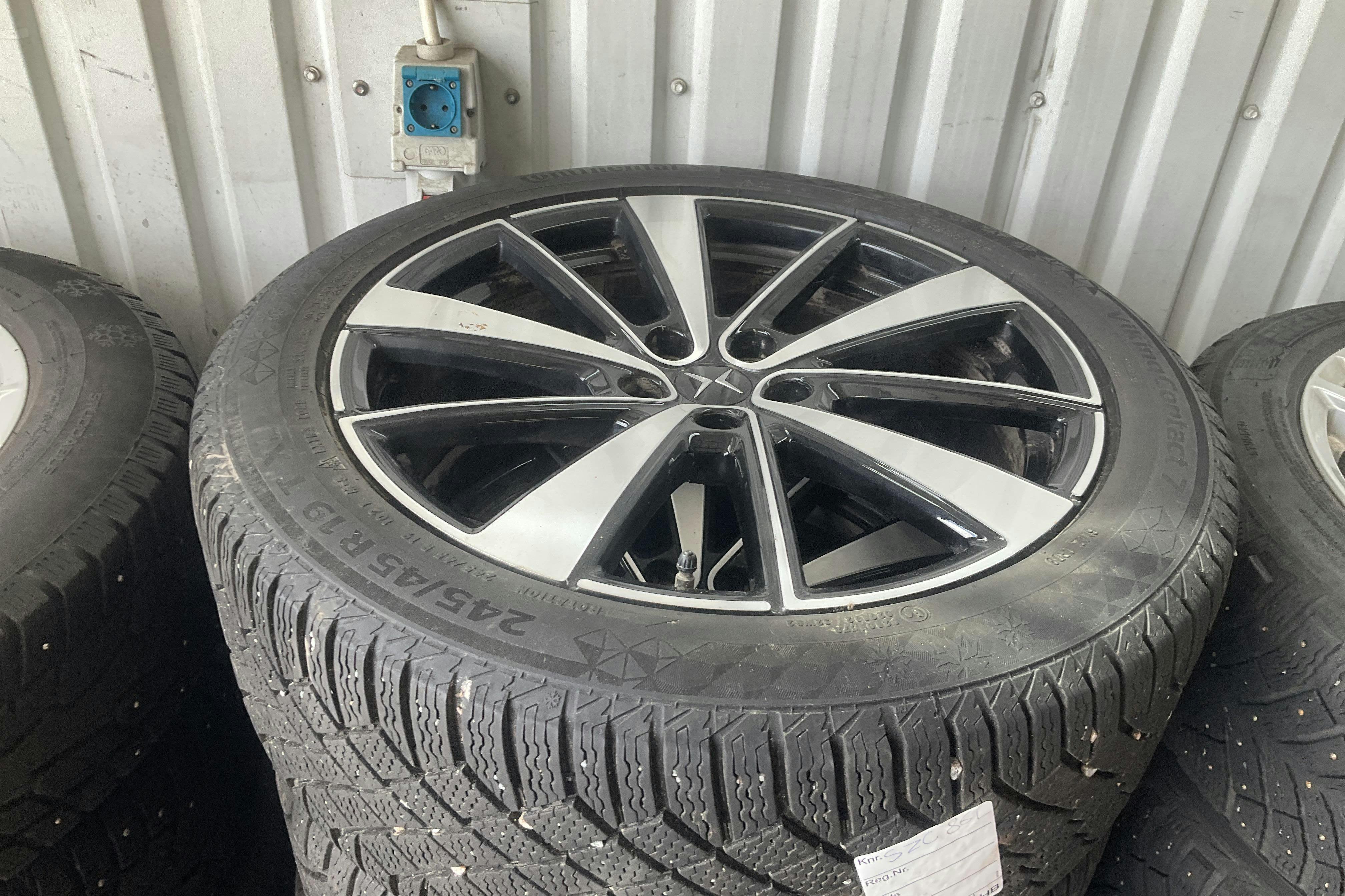 Vehicle Image 19