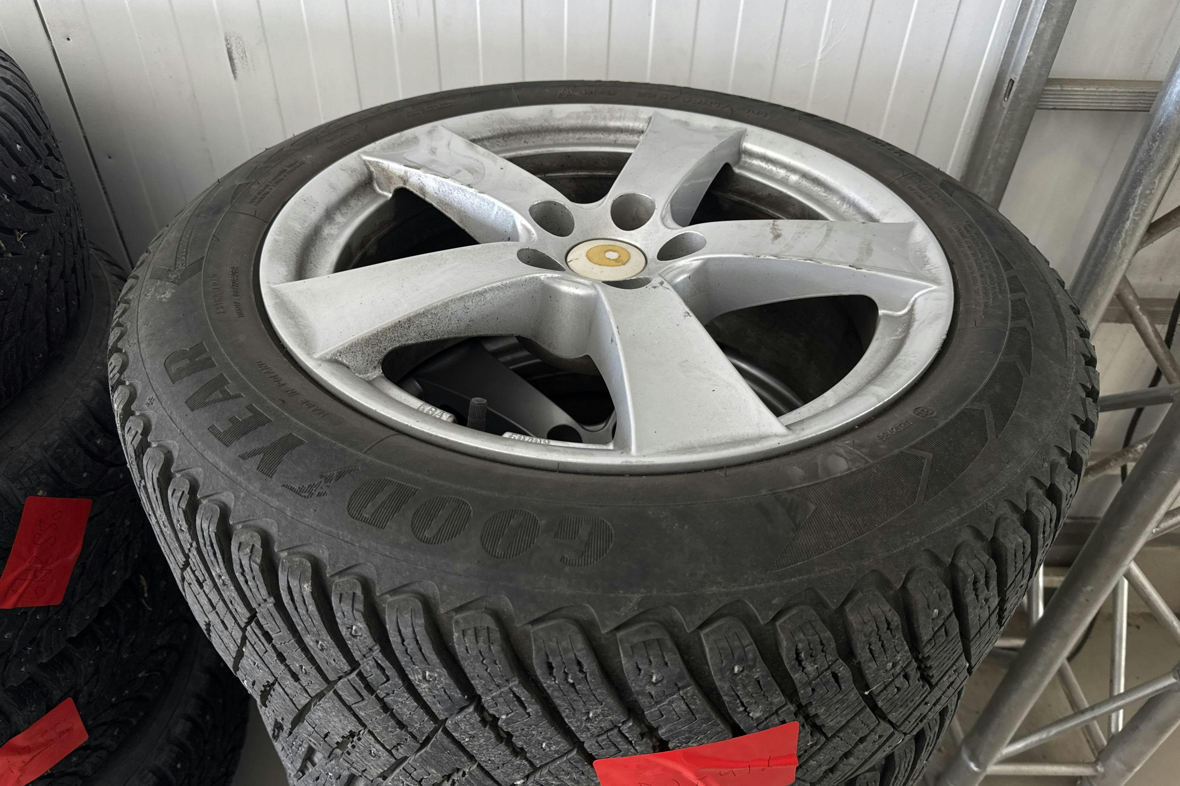 Vehicle Image 11