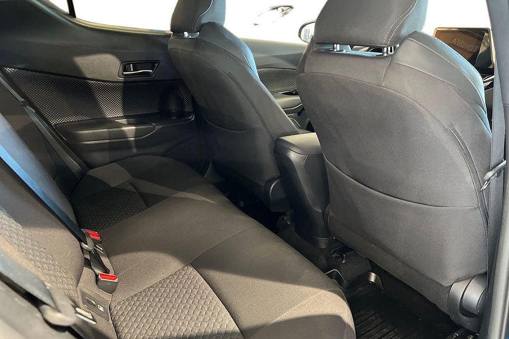 Vehicle Image 9
