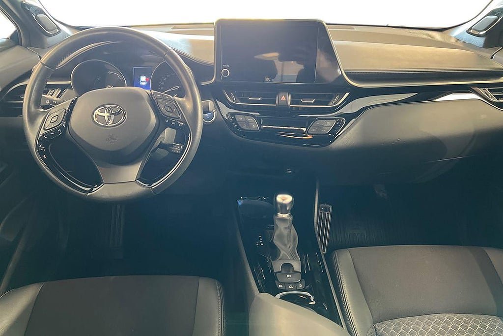 Vehicle Image 10