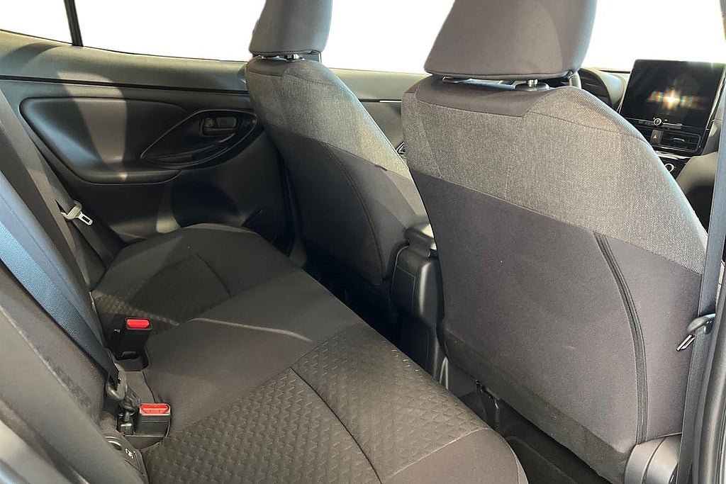 Vehicle Image 9