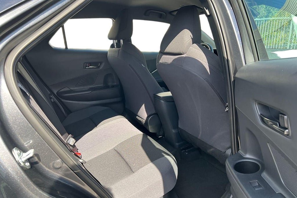 Vehicle Image 9