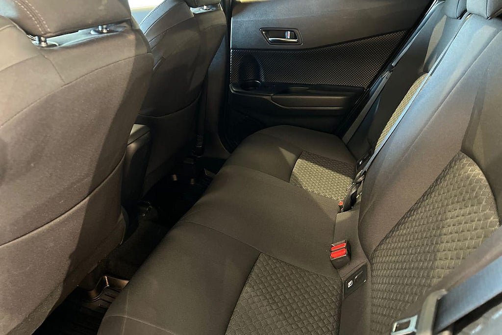 Vehicle Image 13