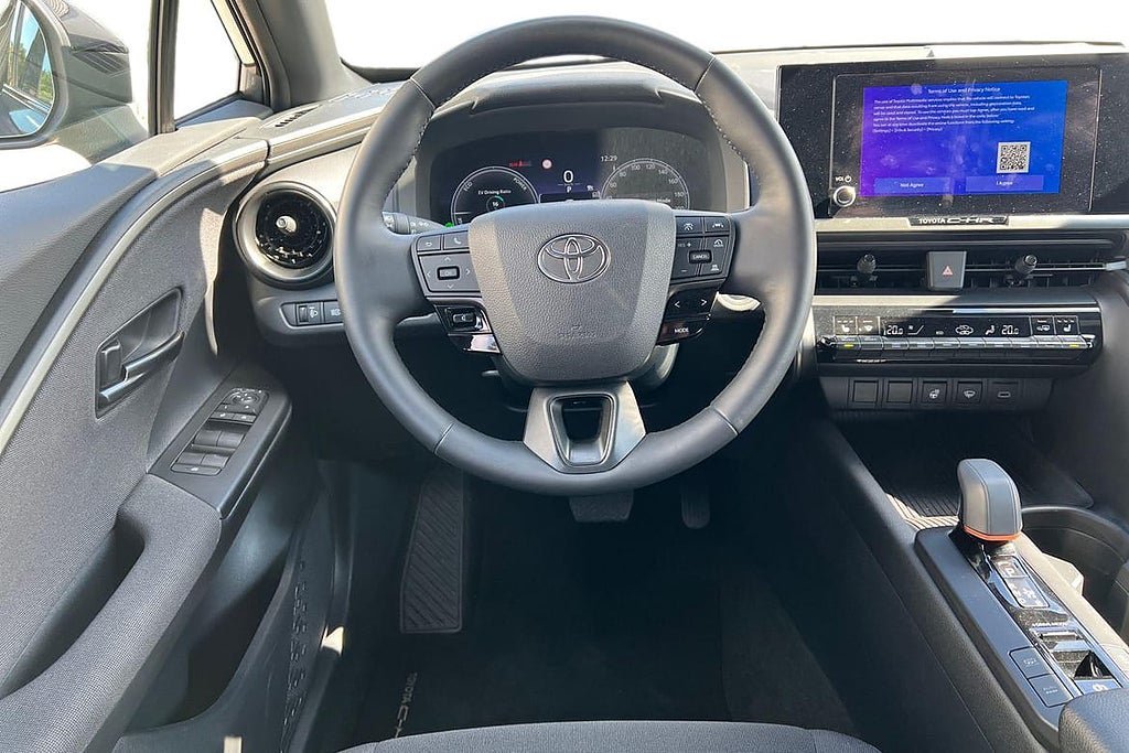 Vehicle Image 11