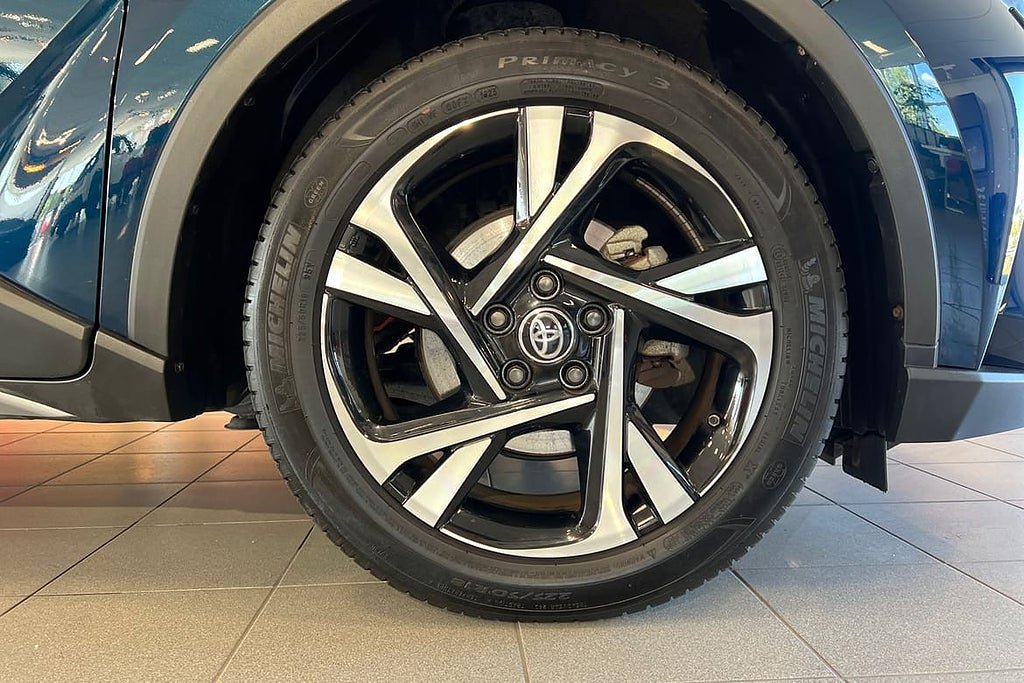 Vehicle Image 17