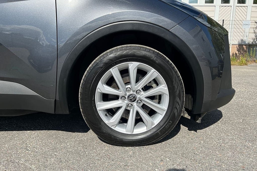 Vehicle Image 17