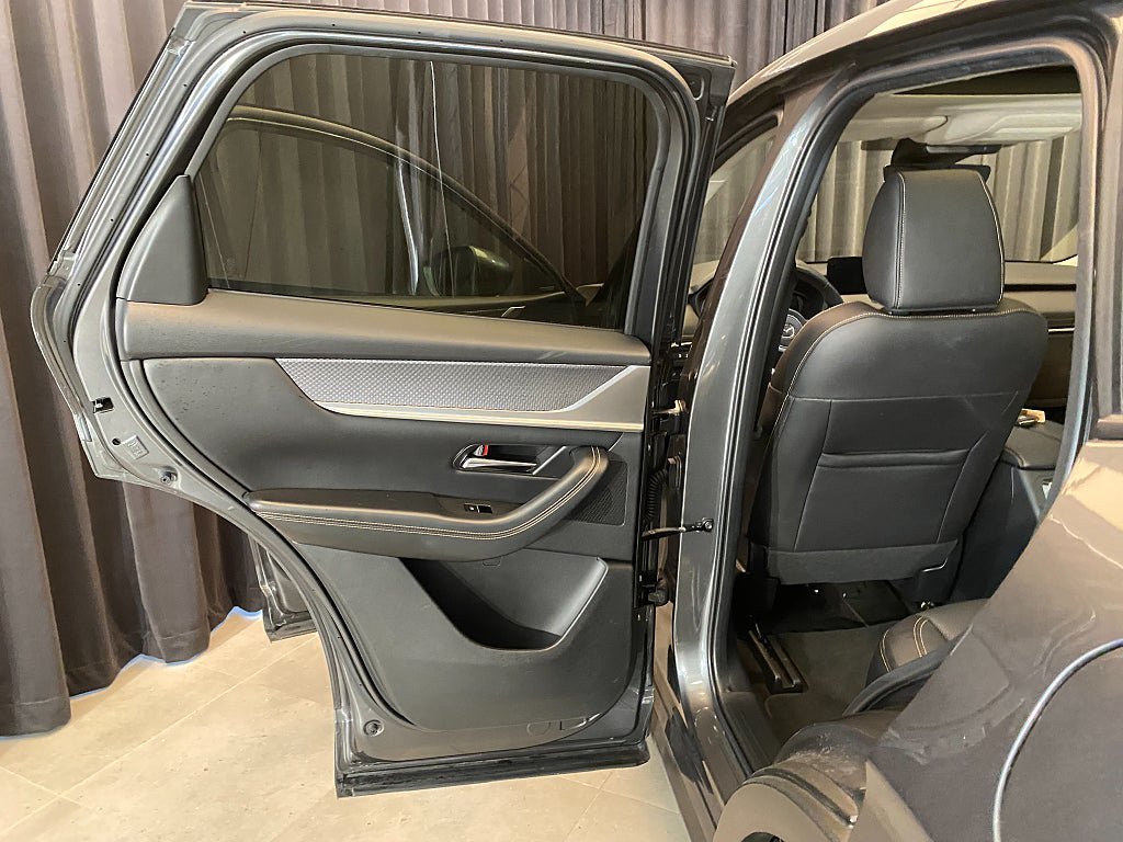 Vehicle Image 32