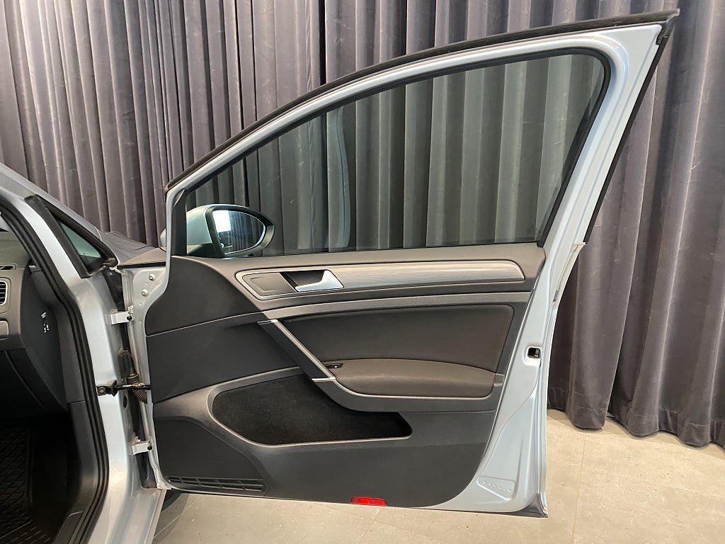 Vehicle Image 33
