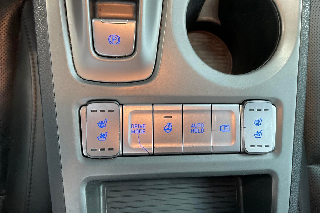 Vehicle Image 23