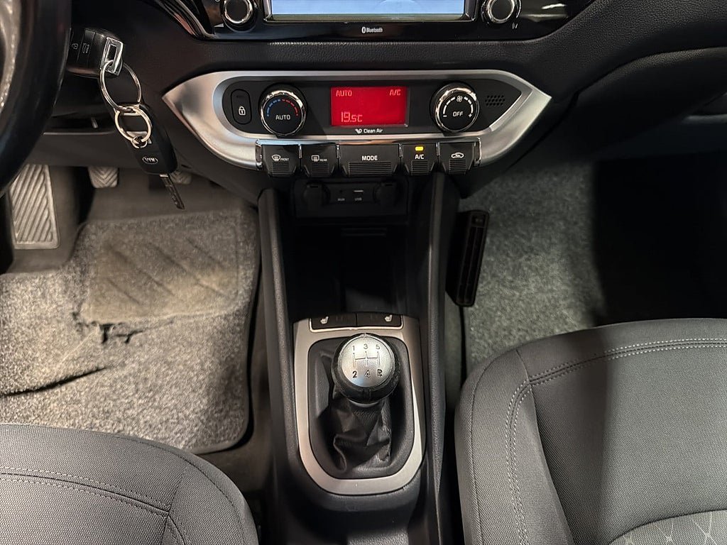 Vehicle Image 17