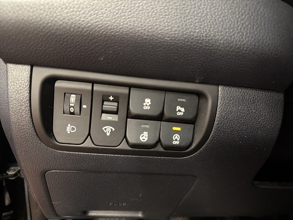 Vehicle Image 19
