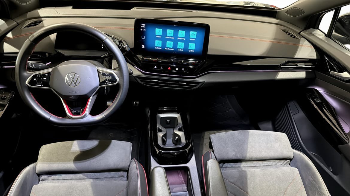 Vehicle Image 11
