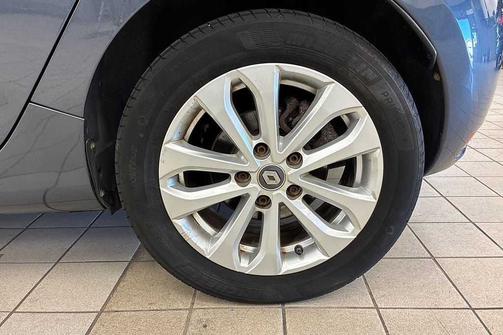 Vehicle Image 17