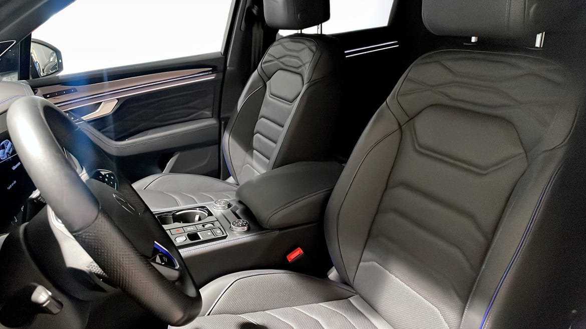 Vehicle Image 8