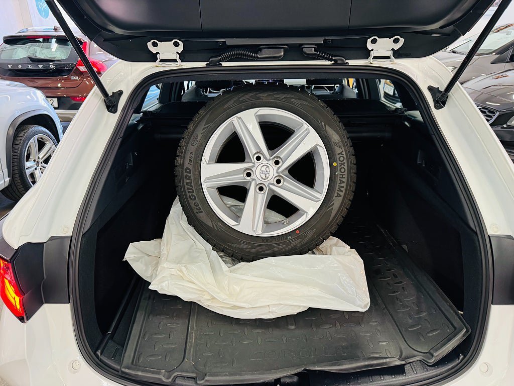 Vehicle Image 12