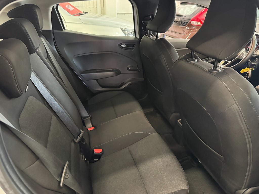 Vehicle Image 18