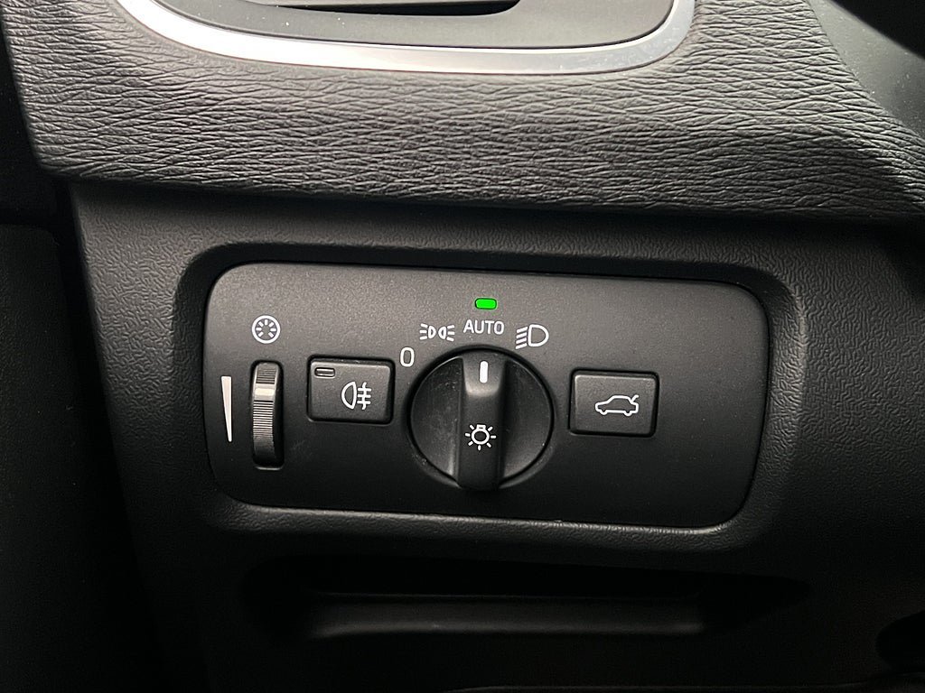 Vehicle Image 28