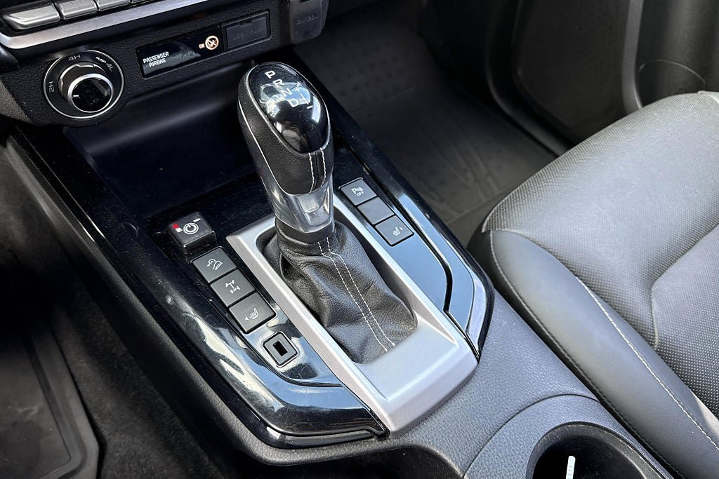 Vehicle Image 12