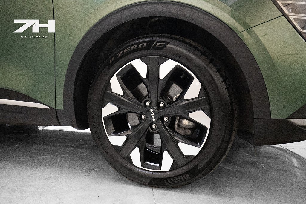 Vehicle Image 22