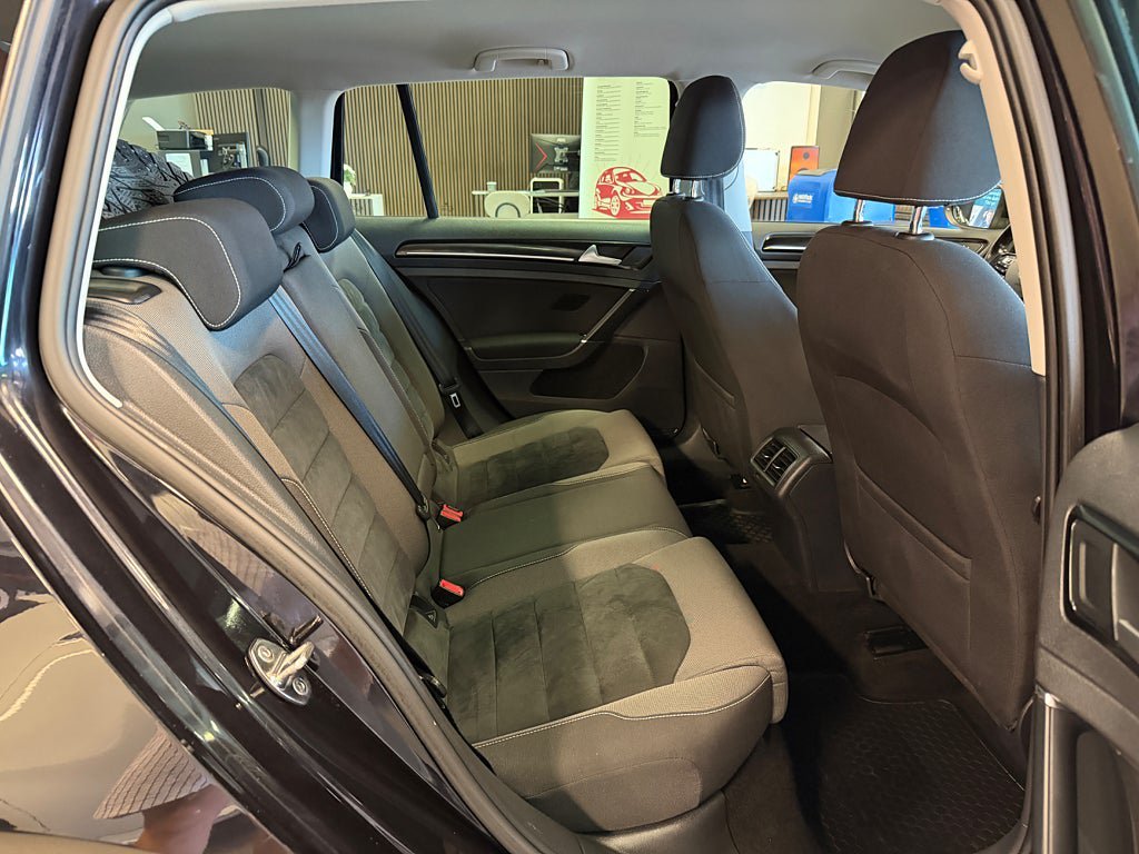Vehicle Image 23