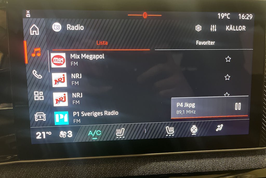 Vehicle Image 16