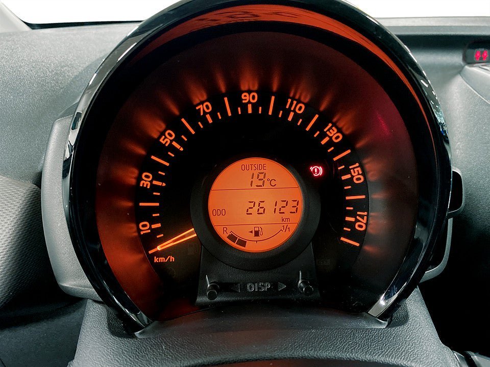 Vehicle Image 8