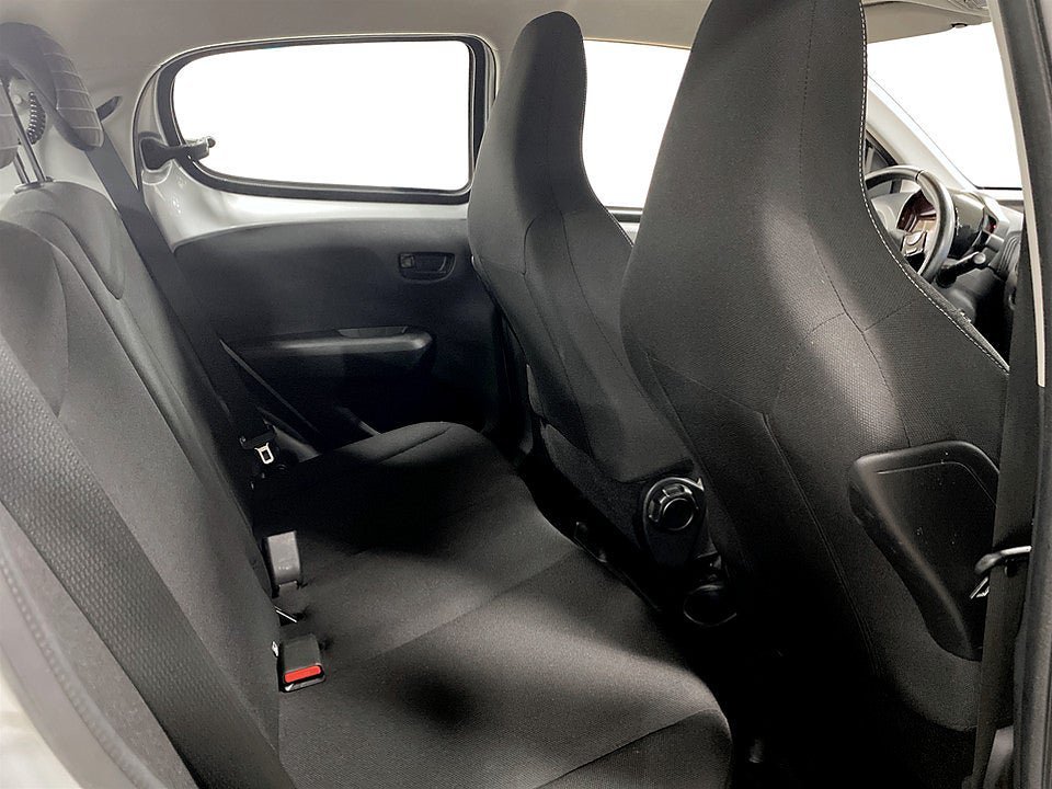 Vehicle Image 14