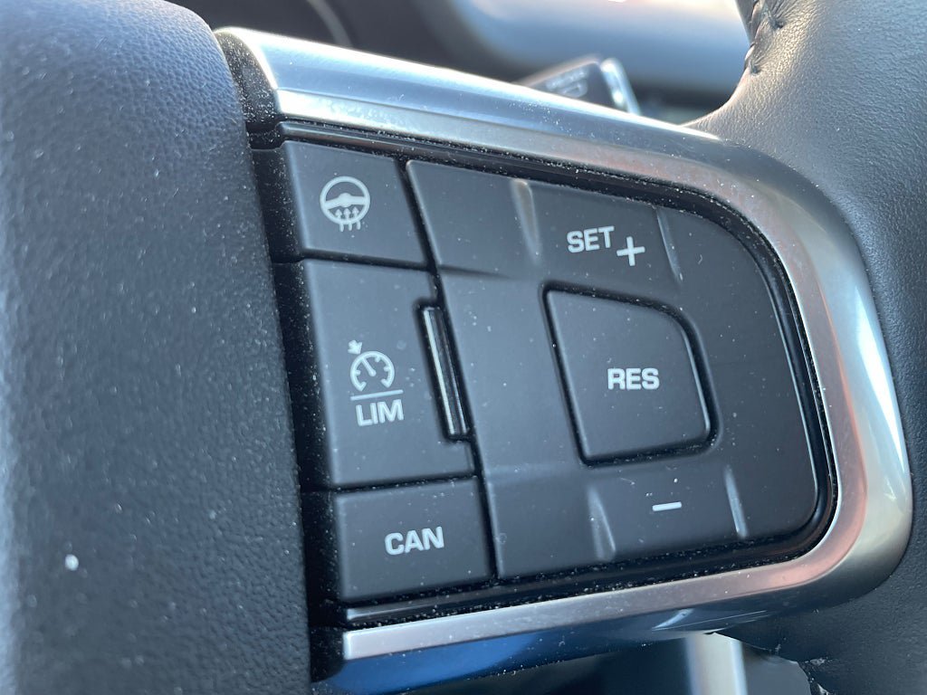 Vehicle Image 19