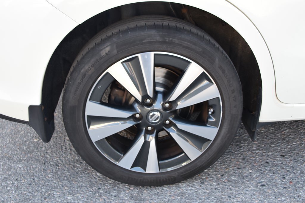 Vehicle Image 22