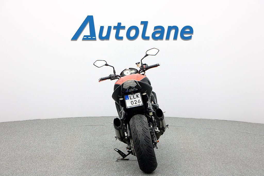 Vehicle Image 8