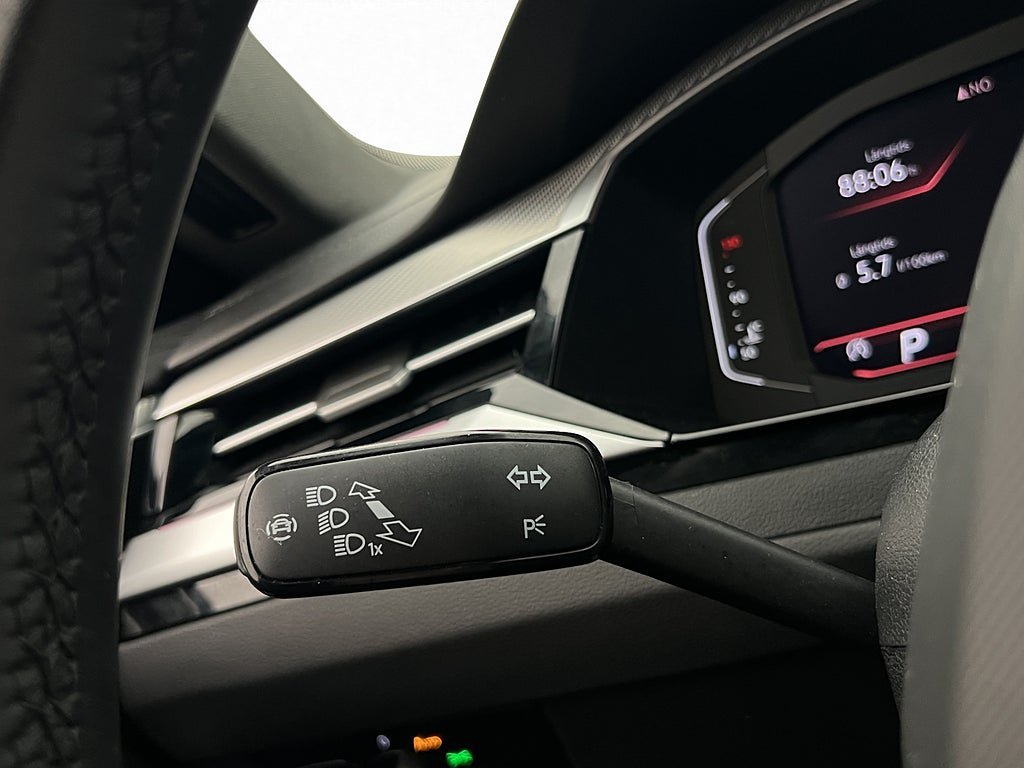 Vehicle Image 33