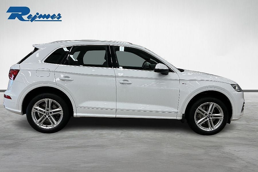 Vehicle Image 15