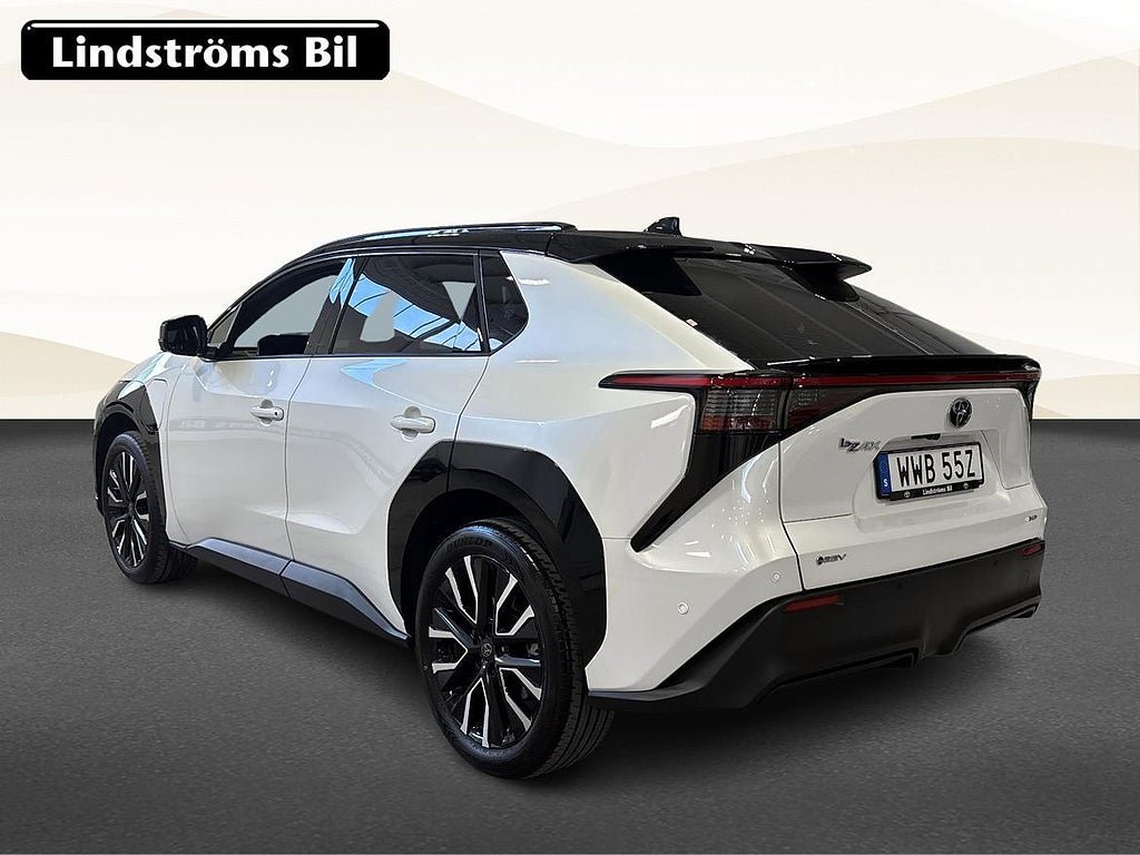 Vehicle Image 4