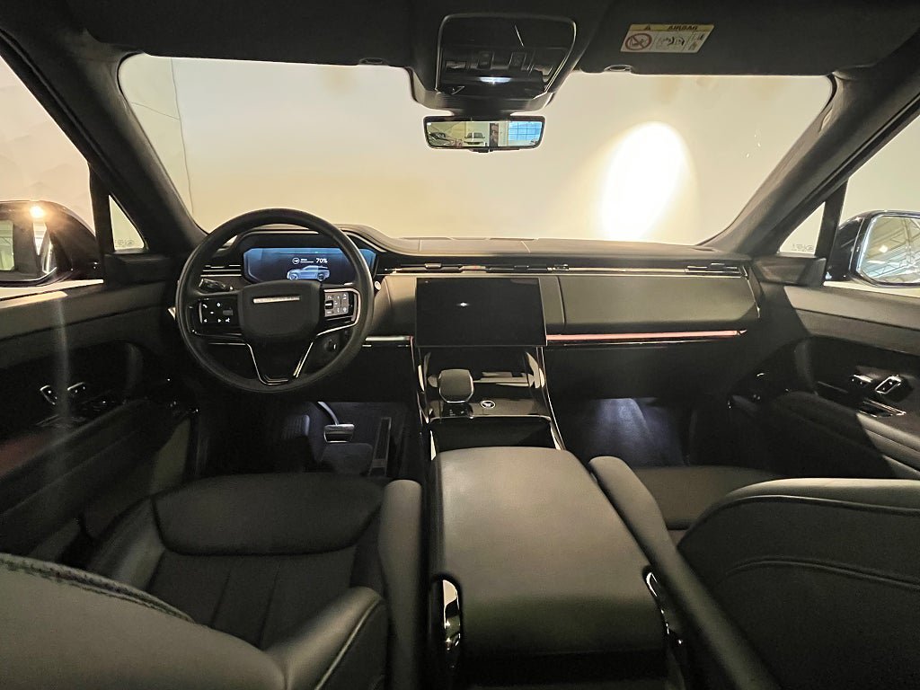Vehicle Image 8