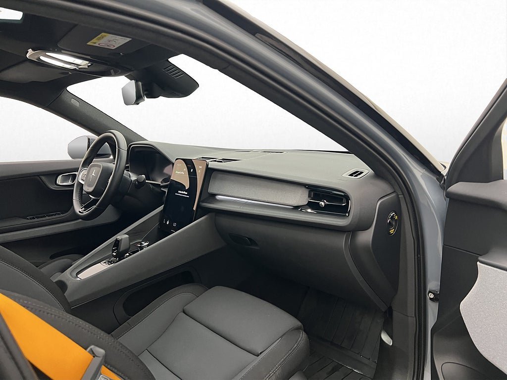 Vehicle Image 25