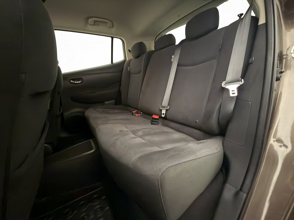 Vehicle Image 23
