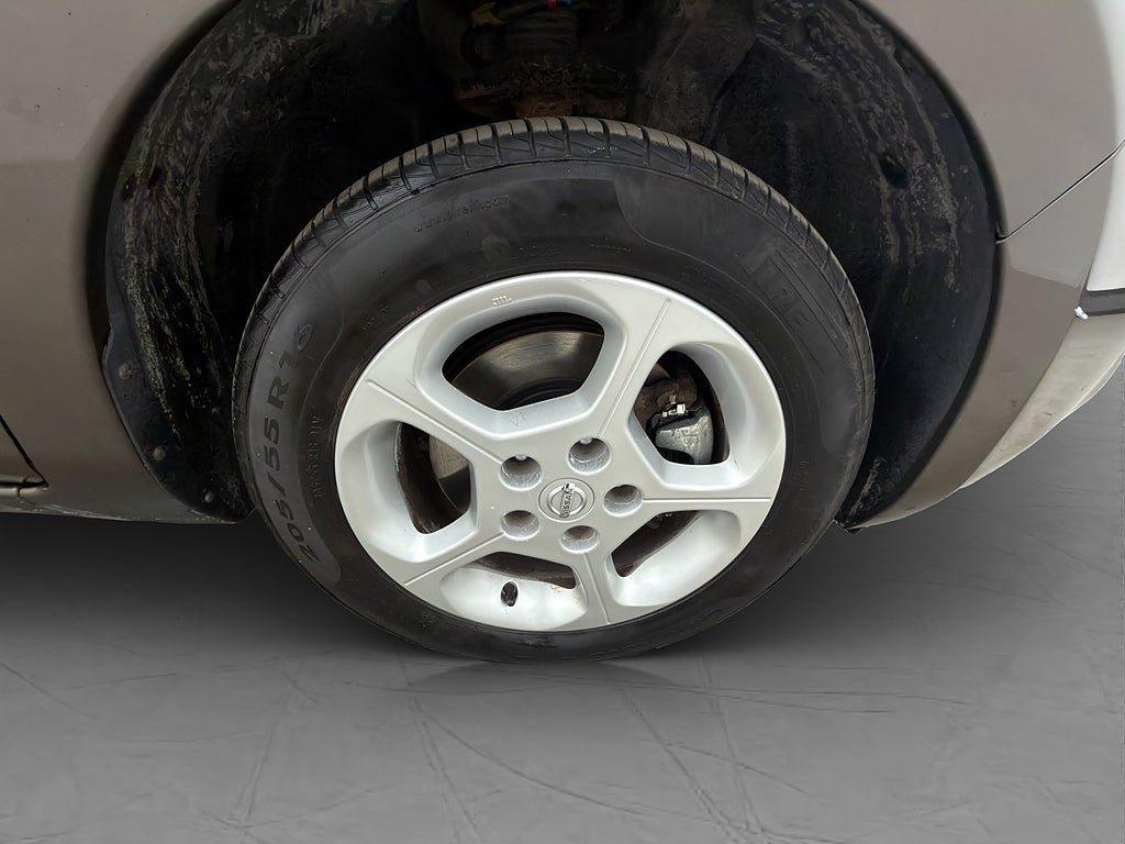 Vehicle Image 30