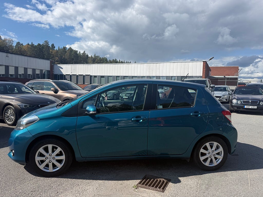 Vehicle Image 4