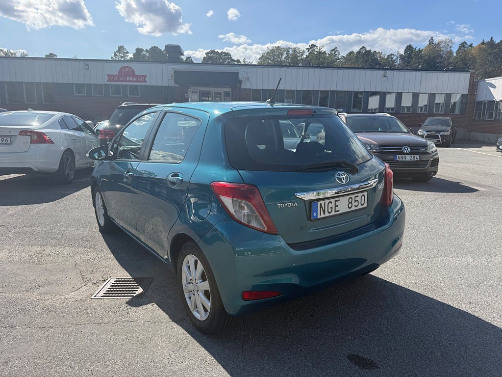 Vehicle Image 5