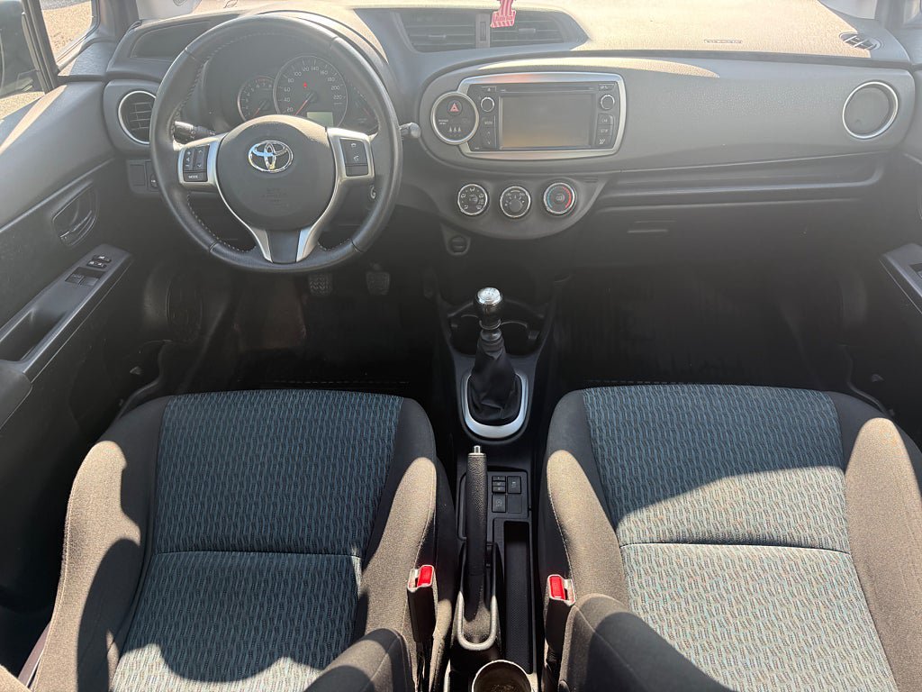 Vehicle Image 7