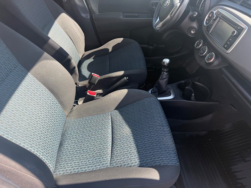 Vehicle Image 12