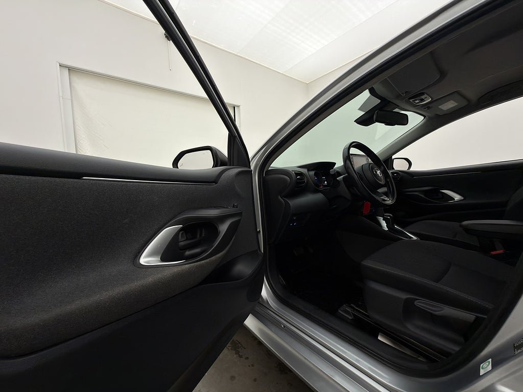 Vehicle Image 11