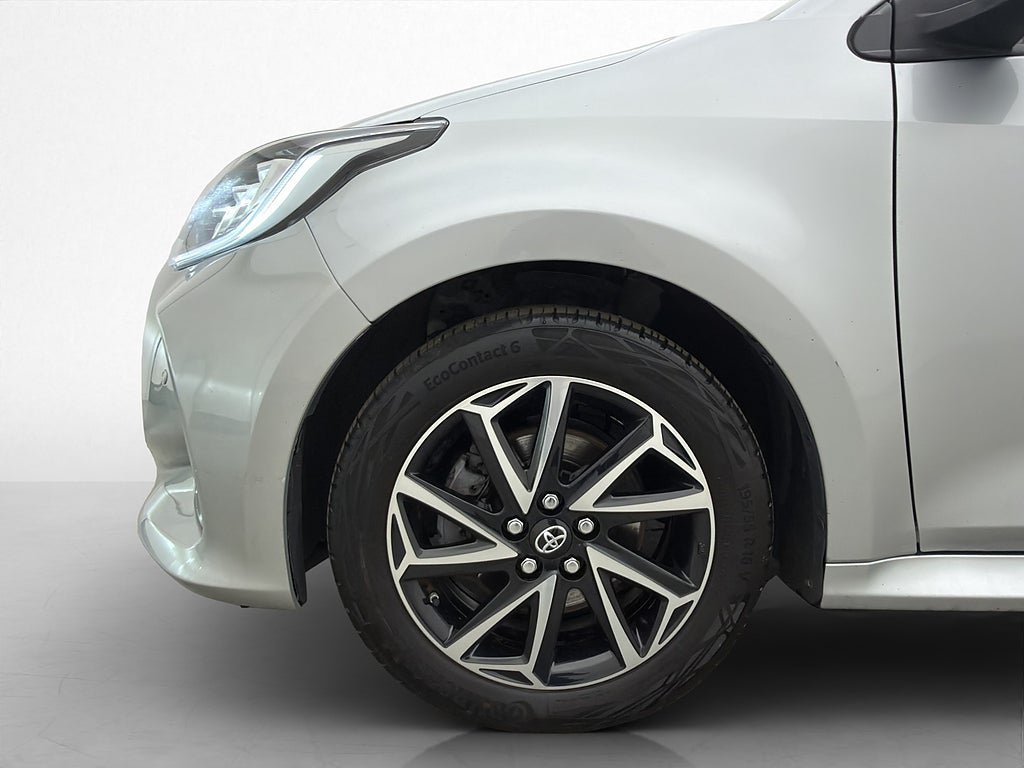 Vehicle Image 30