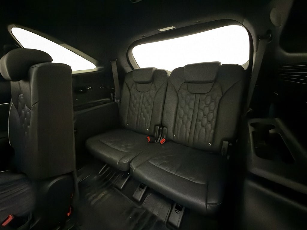 Vehicle Image 33