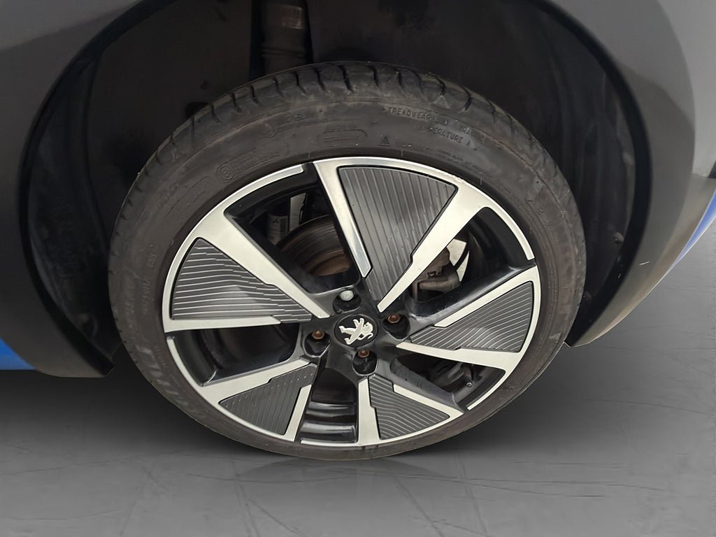 Vehicle Image 33