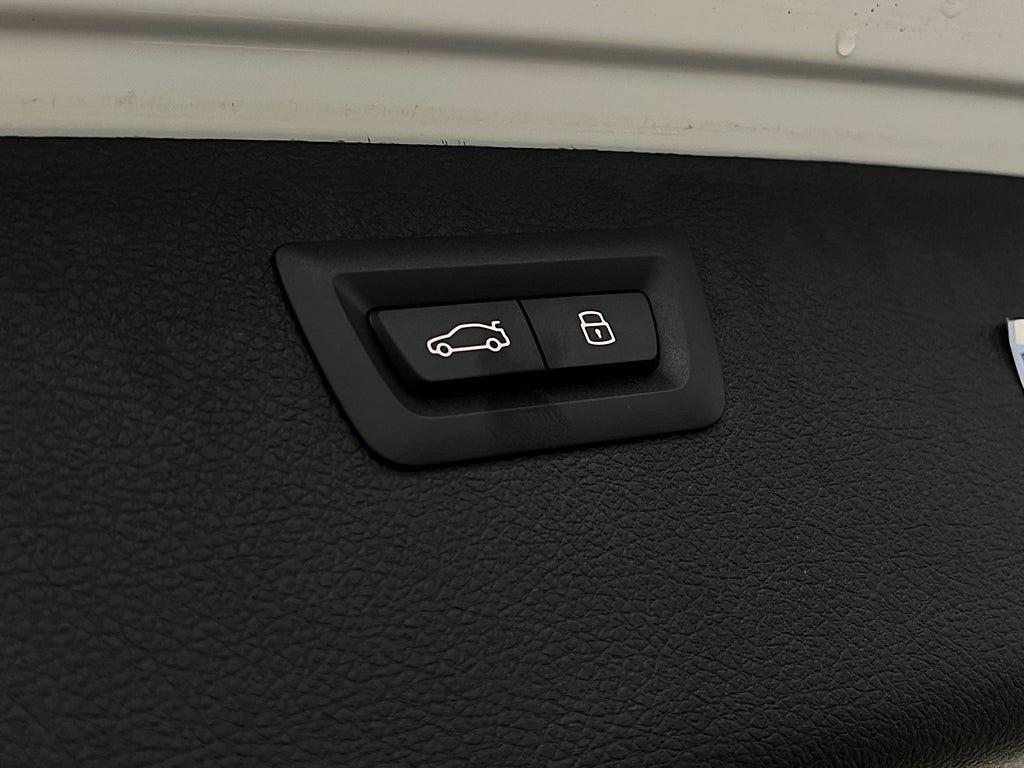 Vehicle Image 29