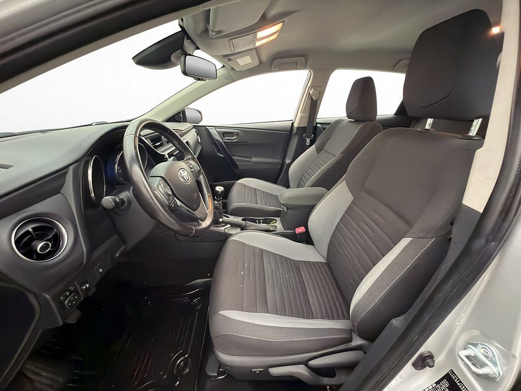 Vehicle Image 11