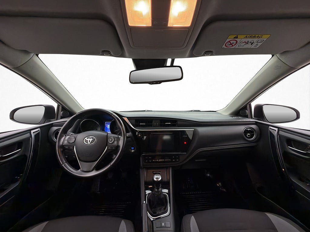 Vehicle Image 12