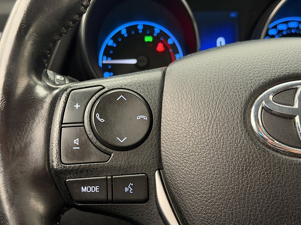 Vehicle Image 16