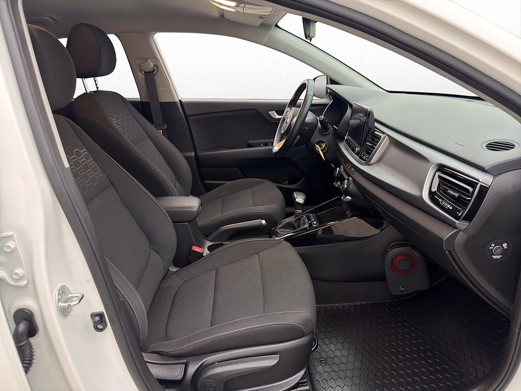 Vehicle Image 22